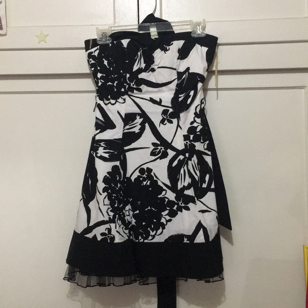 NWOT Black and White Strapless Cocktail Dress